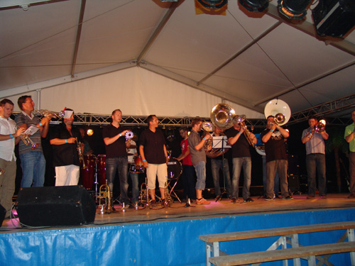 brass com 032