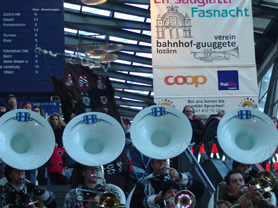 bahnhofguggete 09 014
