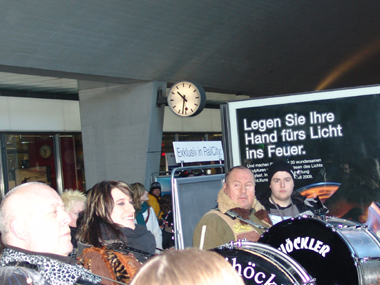 bahnhofguggete 09 016